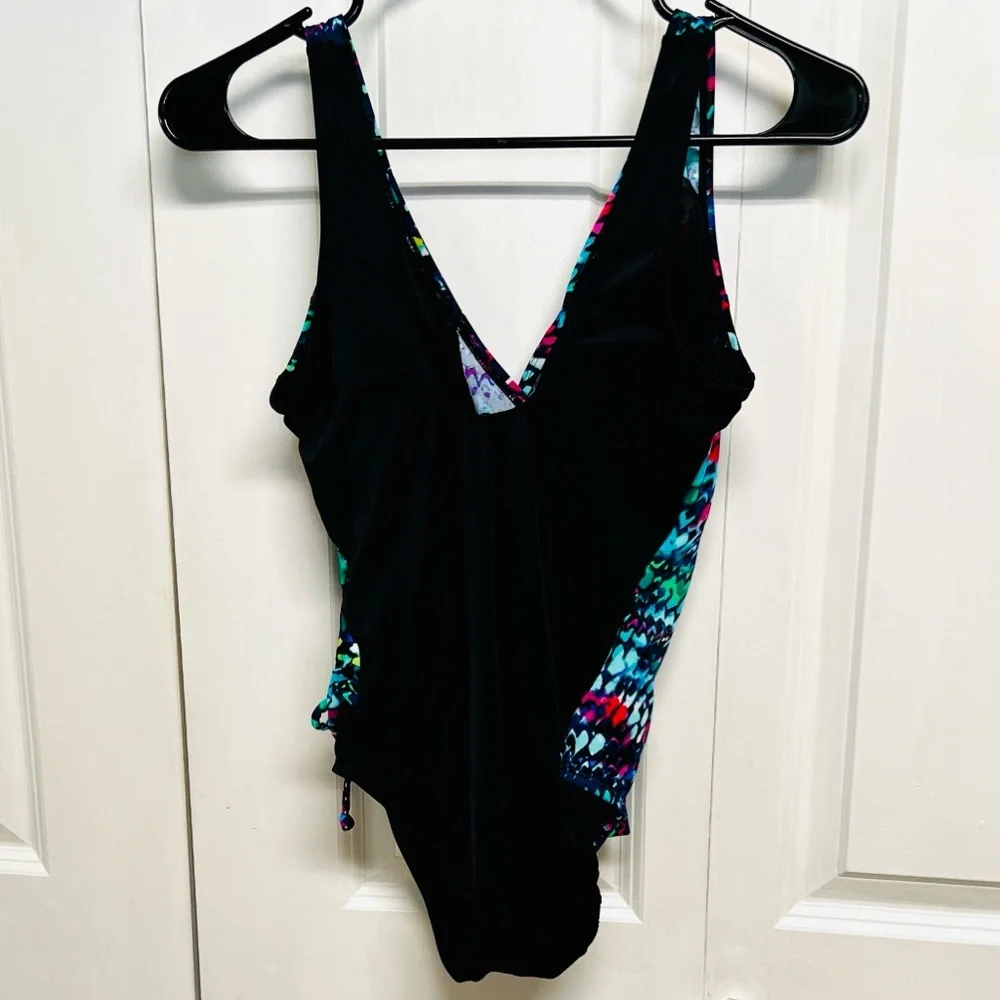 St John’s Bay  Multi-Color Pattern One-Piece Swimsuit size 8